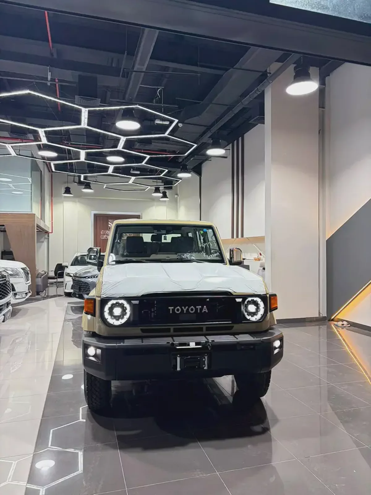 Toyota Land Cruiser 70 Series LC 76 LX 2026 GCC Specs  هاردتوب 5 ابواب ديزل LED مكينه 2800 لتر-1-1