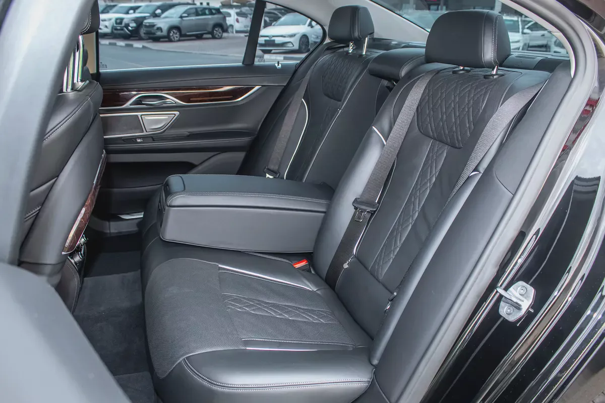 2022 - BMW 750I - IMMACULATE CONDITION - ONLY 59,000 KM DONE-19-19