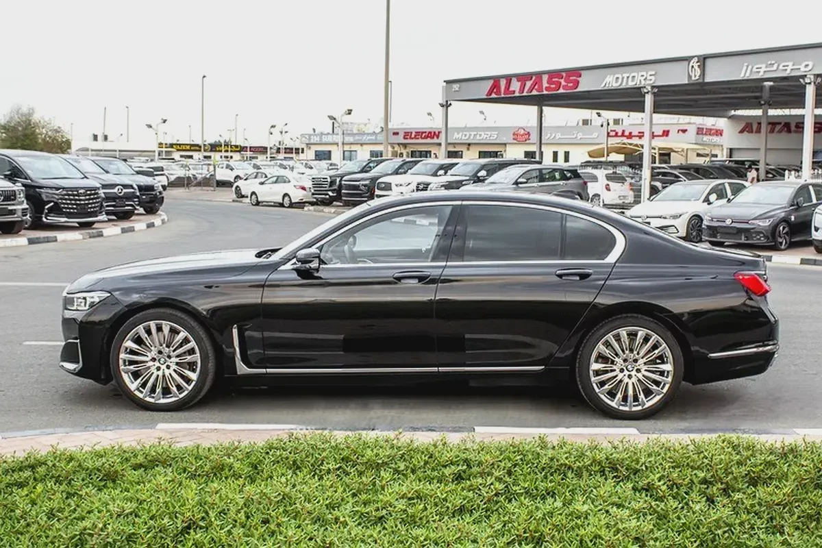 2022 - BMW 750I - IMMACULATE CONDITION - ONLY 59,000 KM DONE-4-4