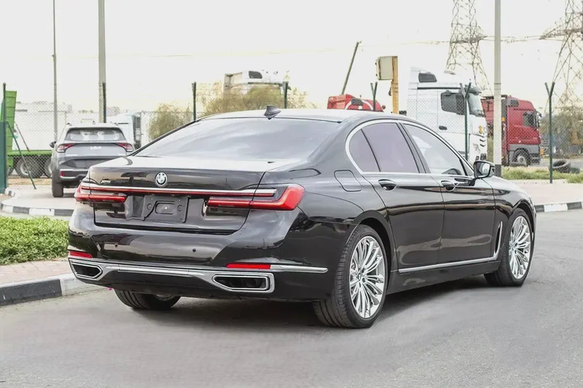 2022 - BMW 750I - IMMACULATE CONDITION - ONLY 59,000 KM DONE-7-7