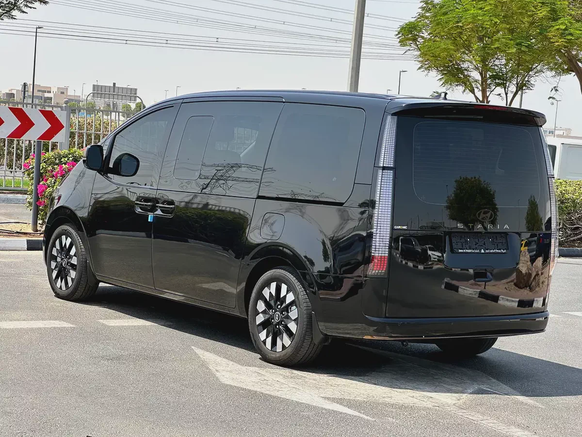 Hyundai Staria Premium | GCC Specs under warranty +Service contract-2-2