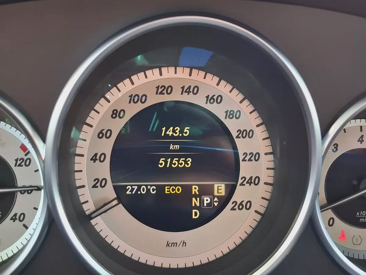 Mercedes-Benz CLS 350 Blueefficiency, 2011, Japanese Specs-14-14