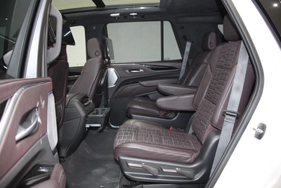 Cadillac Escalade-8