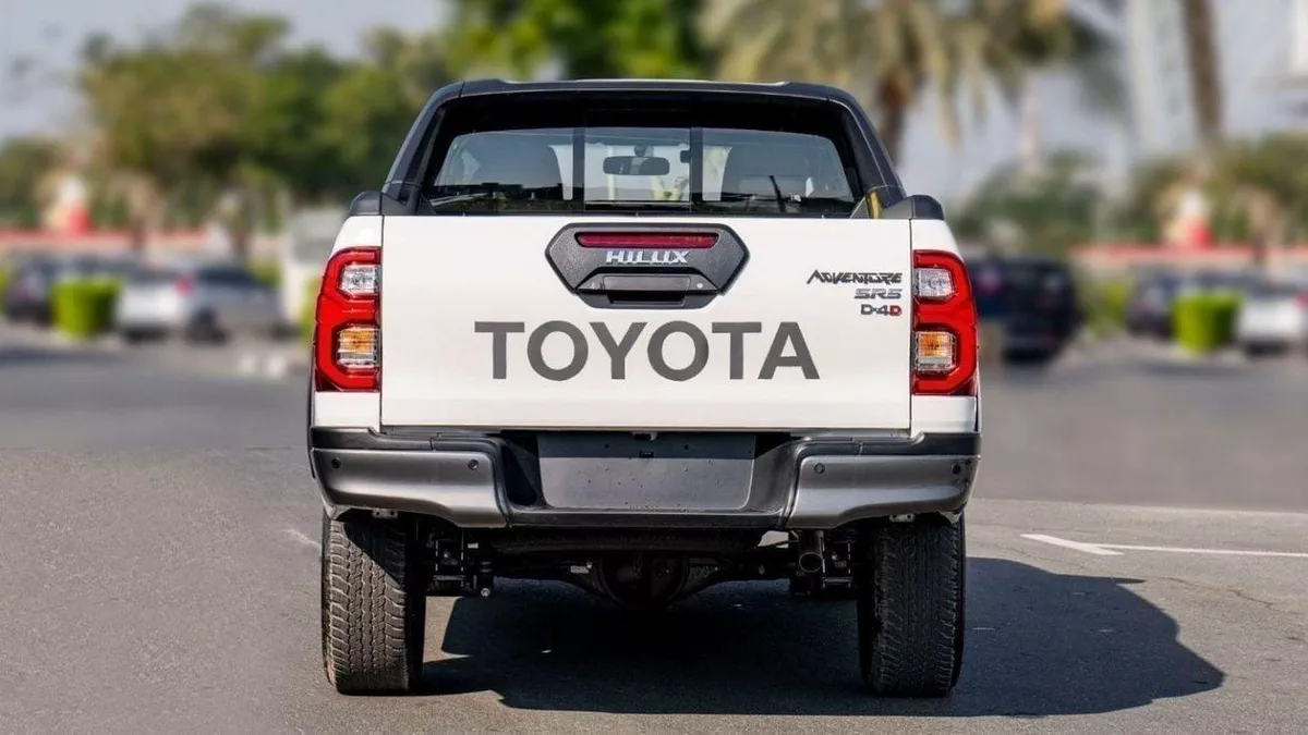 Toyota Hilux ADVENTURE DC ADVENTURE 2.8D AT 4X4 MY2025 - WHITE-4-0