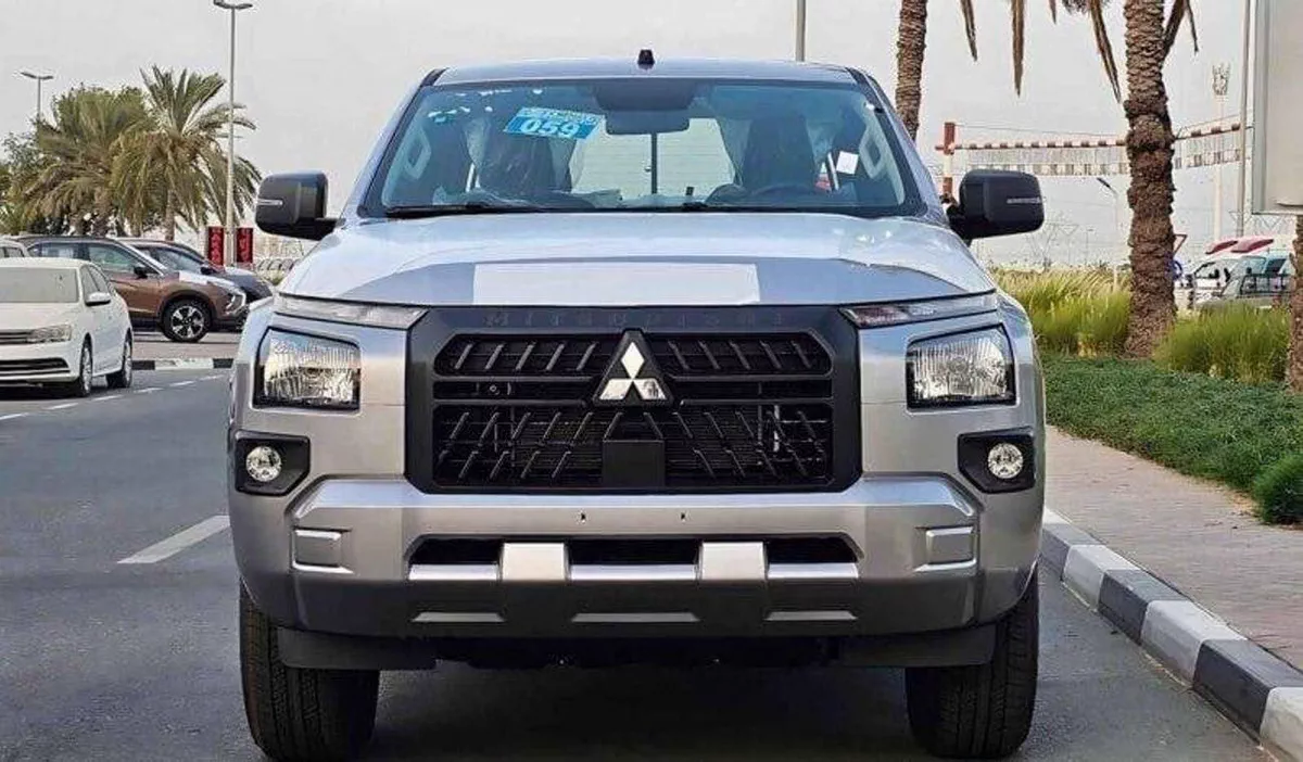 Mitsubishi L200 GL Mitsubishi L200 petrol 2.4L MY2026 FOR EXPORT ONLY-2-0
