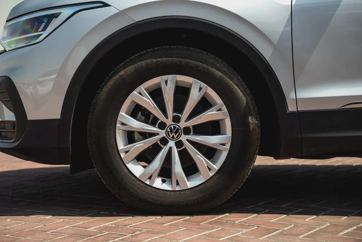 Volkswagen Tiguan Trendline Agency Warranty Full Service History1.4L 2024 Low Mileage GCC
