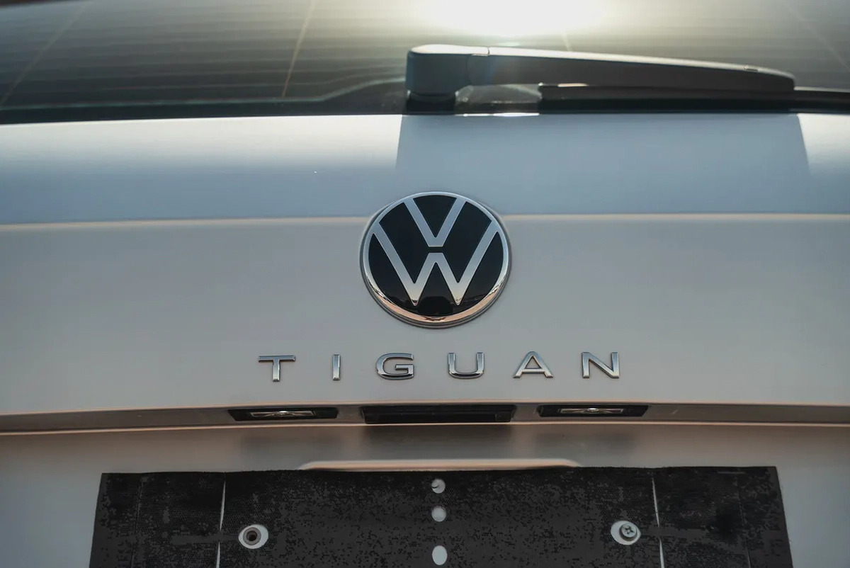 Volkswagen Tiguan Trendline Agency Warranty Full Service History1.4L 2024 Low Mileage GCC