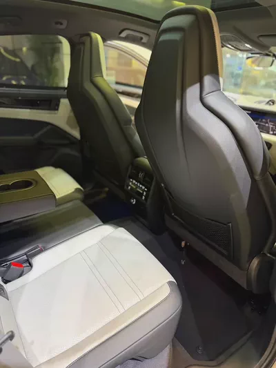 2025 Porsche Cayenne Coupe  GCC Only 10000 km-16