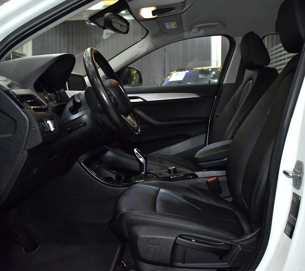 BMW X2 sDrive20i ( 2020 Model ) in White Color GCC Specs-11-11