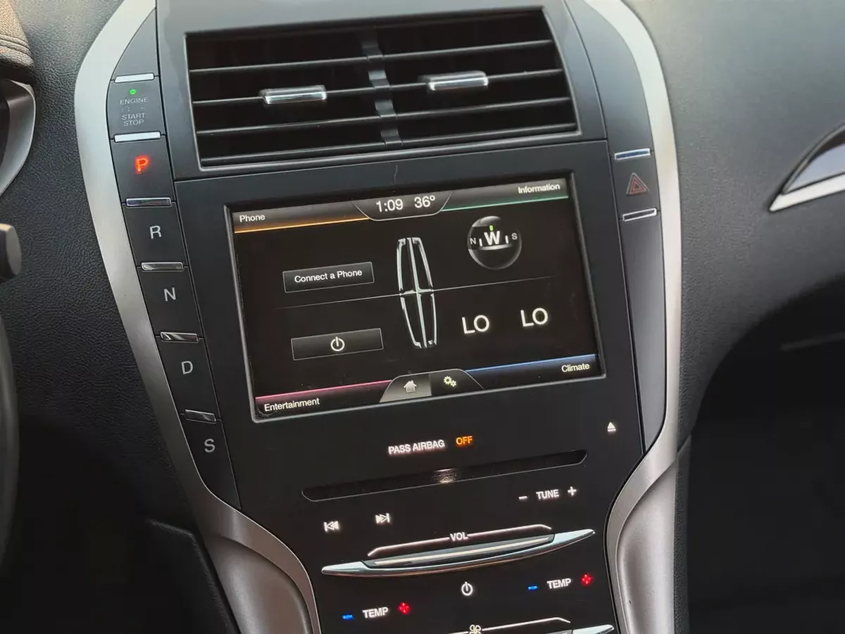 2016 Lincoln MKZ  | GCC Specs | 4-Cyl 2.0L engine-10-10