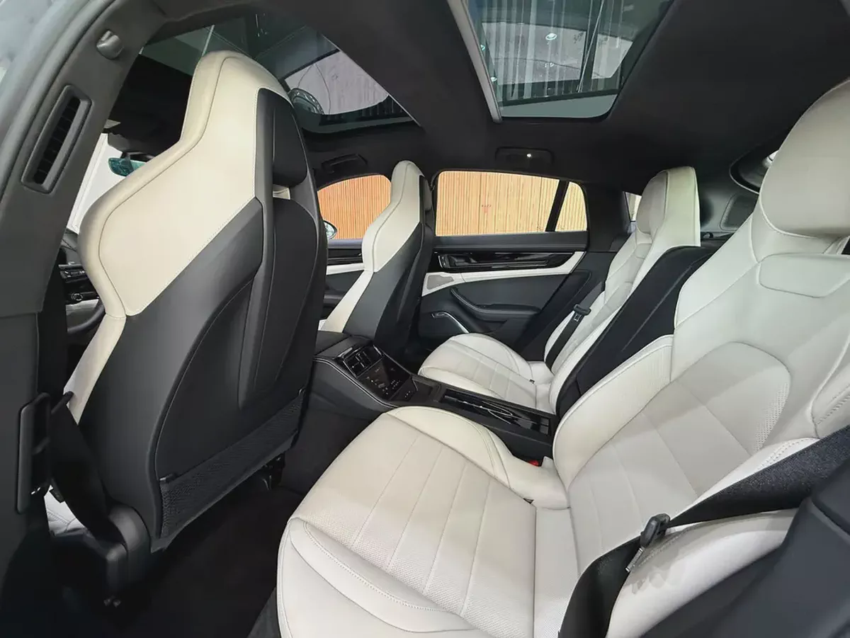 2026 - Porsche Panamera Turbo S E-Hybrid - Performance Luxury Sedan-9-9