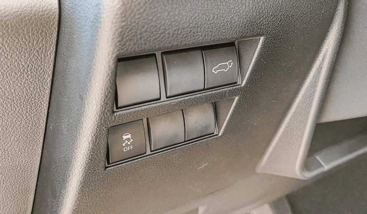 Toyota Land Cruiser LAND CRUISER VX 3.5L V6 PETROL 2025-10-10