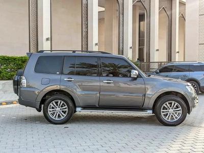 MITSUBISHI PAJERO 2017 GLS TOP FULL OPTION V6 3.8L IN EXCELLENT CONDITION-12