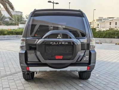 MITSUBISHI PAJERO 2017 GLS TOP FULL OPTION V6 3.8L IN EXCELLENT CONDITION-13