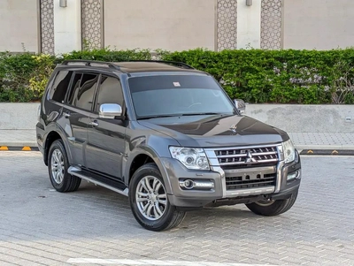 MITSUBISHI PAJERO 2017 GLS TOP FULL OPTION V6 3.8L IN EXCELLENT CONDITION-1