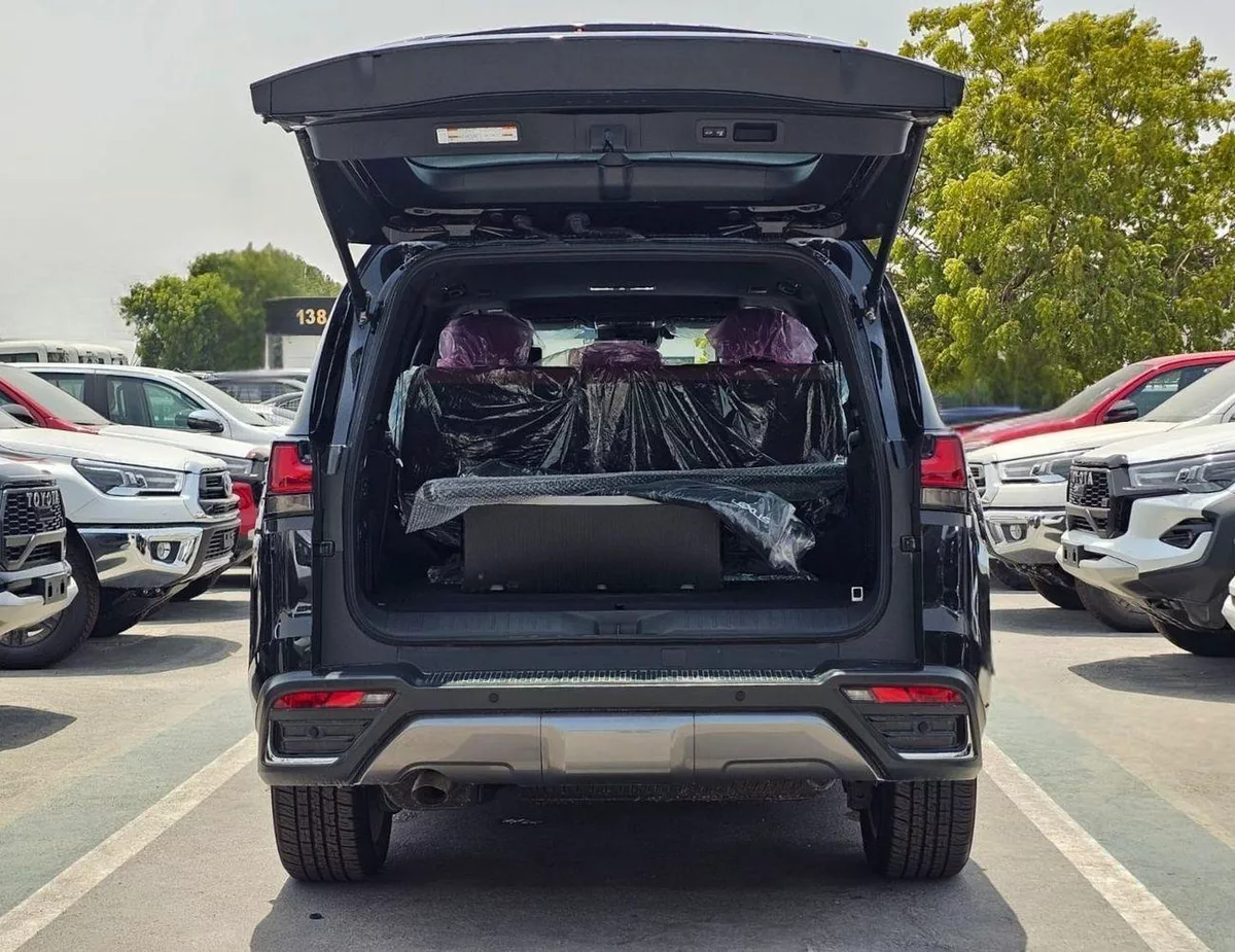 Lexus LX600 SIGNATURE || 3.5L V6 PETROL / RADAR / REAR ENTERTAINMENT SCREEN / HEADS UP DISPALY / COOL BOX (CODE-6-0
