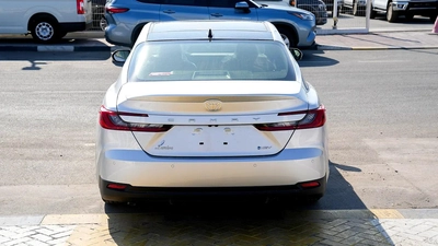 TOYOTA CAMRY LUMIER 2.5L HYBRID FULL OPTION MODEL 2025-8