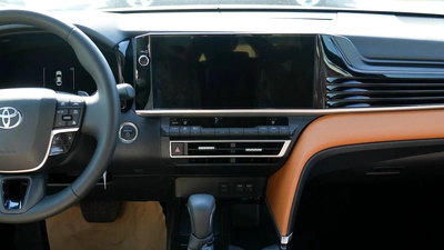 TOYOTA CAMRY LUMIER 2.5L HYBRID FULL OPTION MODEL 2025-10