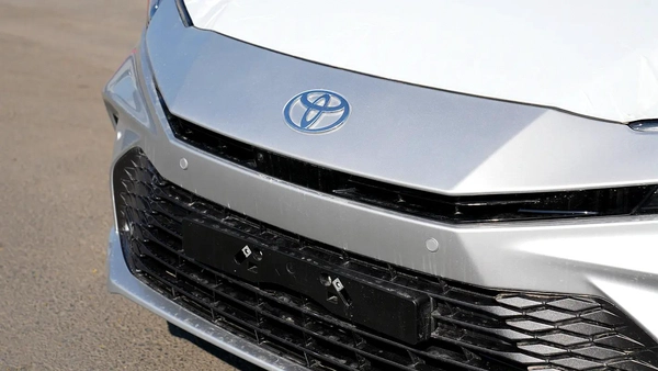 TOYOTA CAMRY LUMIER 2.5L HYBRID FULL OPTION MODEL 2025