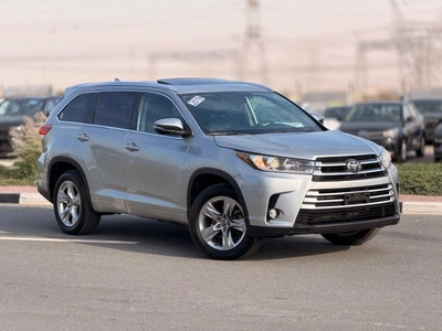 Toyota Highlander Limited 3.6L // 2019 full option// sunroof, leather seats-0