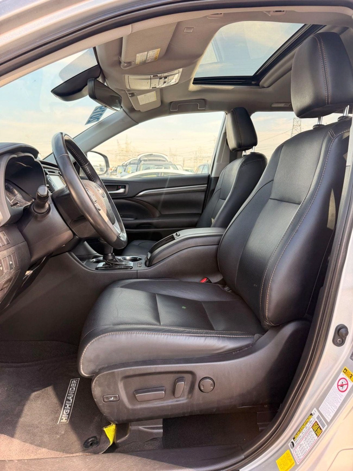 Toyota Highlander Limited 3.6L // 2019 full option// sunroof, leather seats-7-7