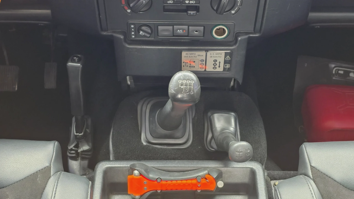 Defender 90 (Diesel Manual)