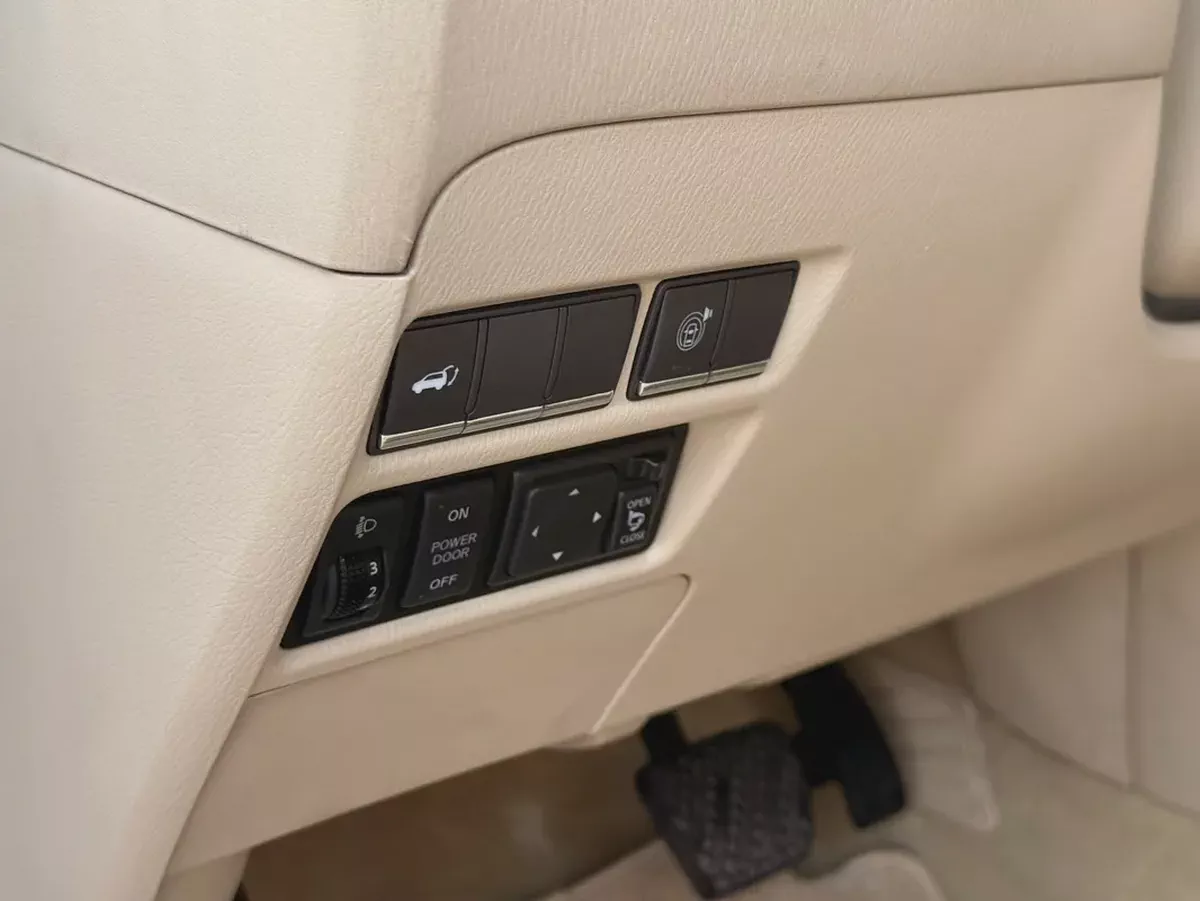 Nissan Patrol 2012 LE Platinum - GCC Specs - Excellent Condition-13-13