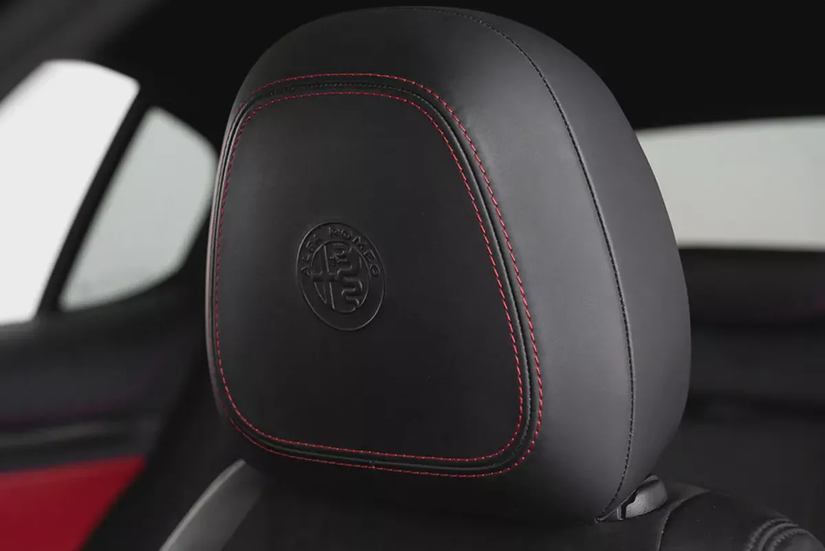 2,657 AED / 60 month’s | 0% DP | 2020 Alfa Romeo Stelvio Quadrifoglio-14-14