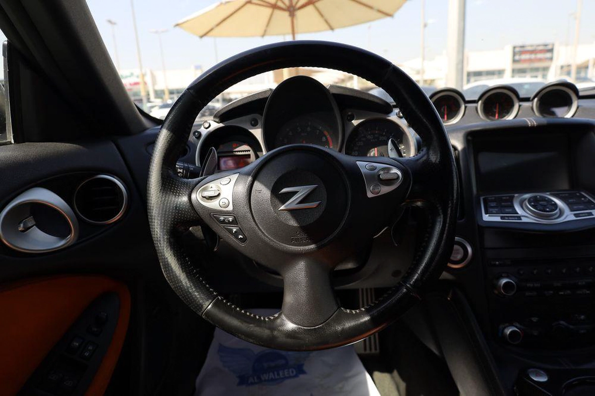 Used Nissan 370z 3.7L Coupe 2015-6-6