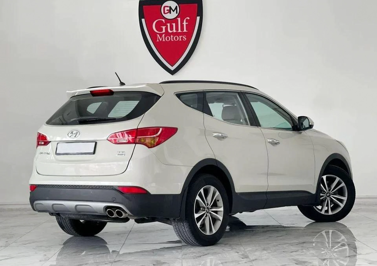 Hyundai Santa Fe GLS 3.3L-6CYL GCC SPECIFICATION
