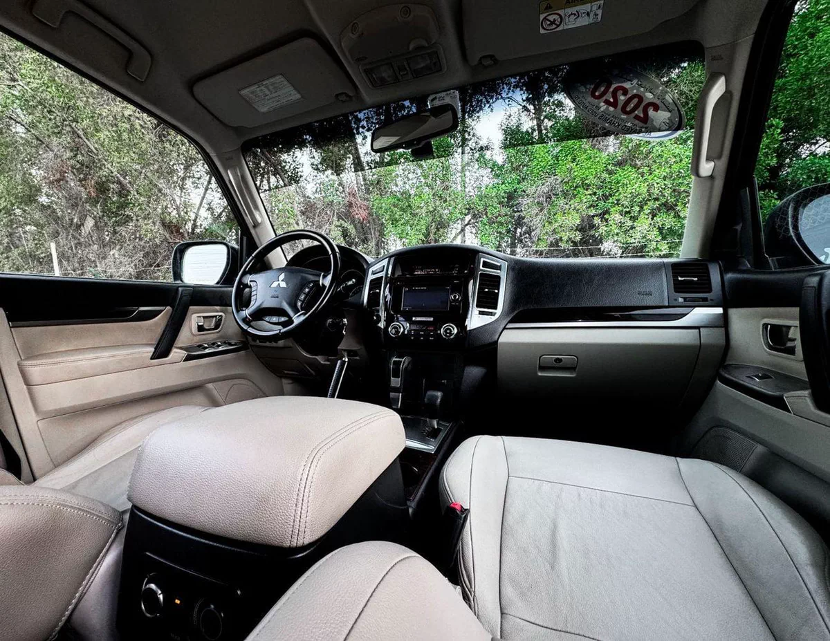 Mitsubishi Pajero GLS HIGHLINE Mitsubishi Pajero | 3.8 L | 2020 | GCC | Accident-Free | In Excellent Condition | 974 P-12-0