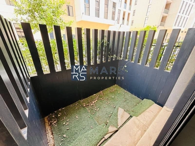 Charming Ground Floor Studio with Mini Garden!-14