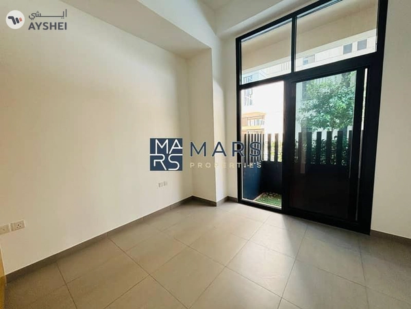 Charming Ground Floor Studio with Mini Garden!