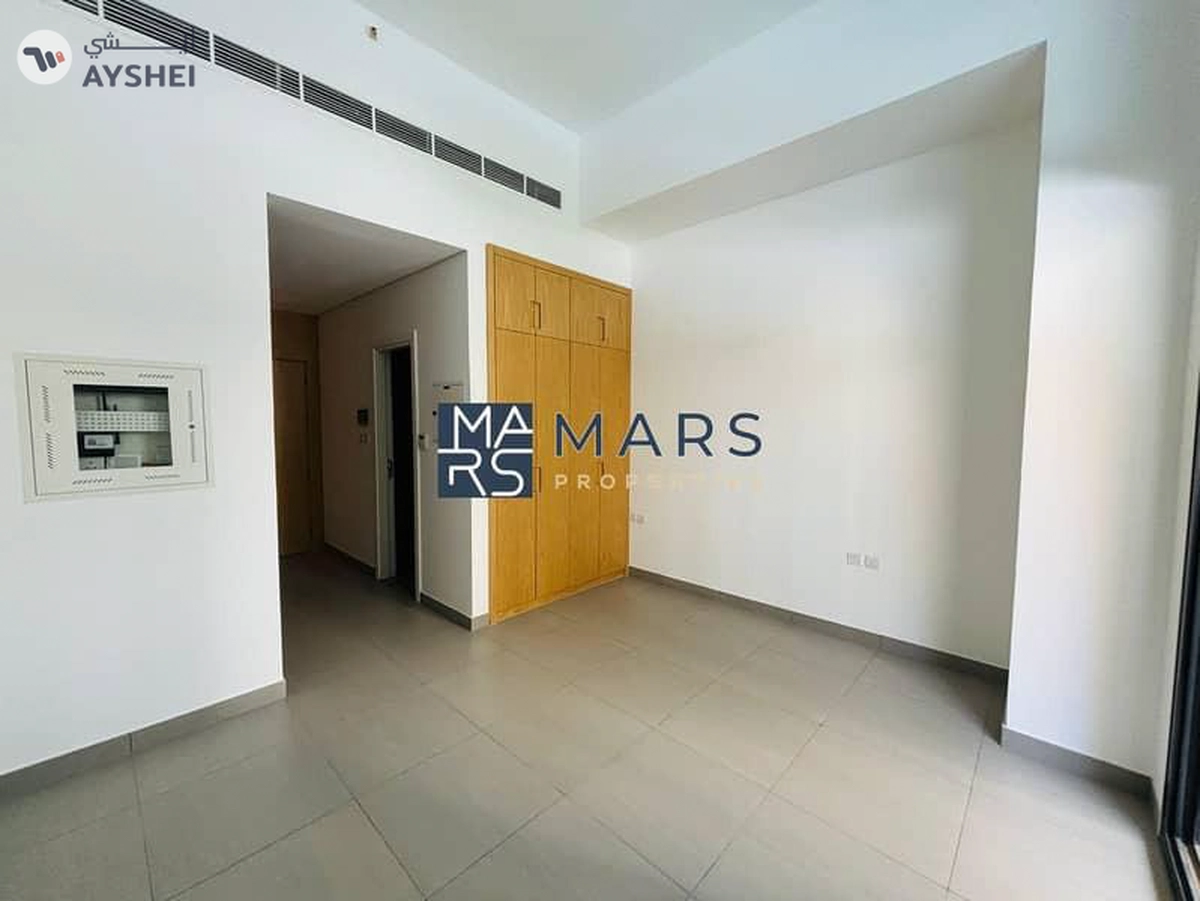 Charming Ground Floor Studio with Mini Garden!-15-15