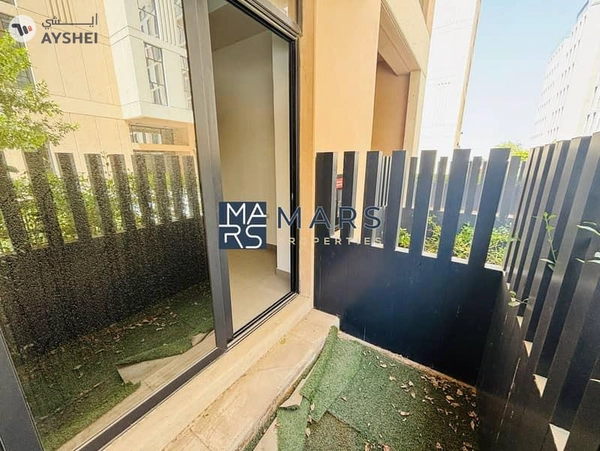 Charming Ground Floor Studio with Mini Garden!