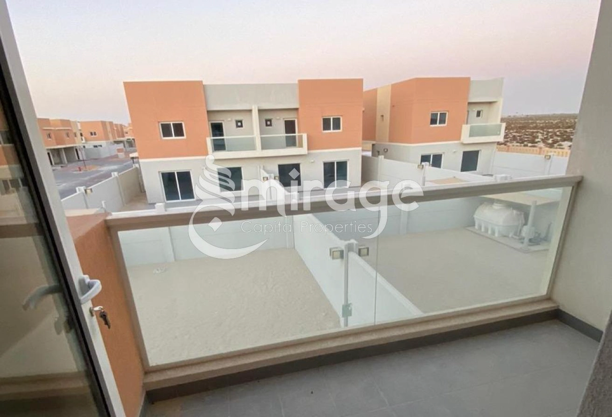 Spacious 3BR | Ready To Move | Prime Location