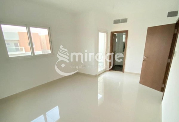 Spacious 3BR | Ready To Move | Prime Location