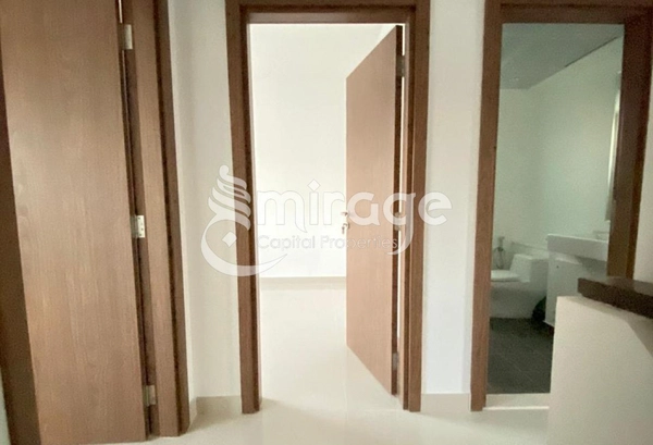 Spacious 3BR | Ready To Move | Prime Location