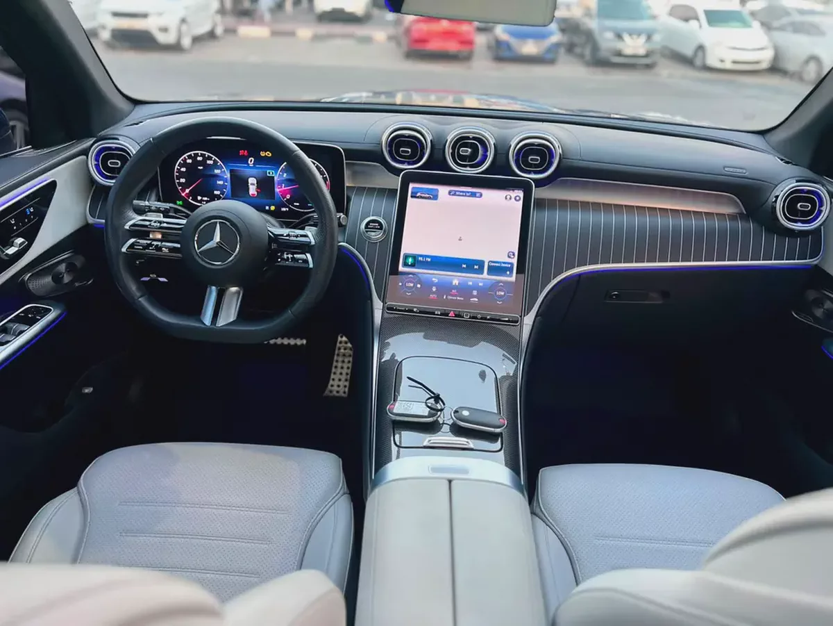 Mercedes benz GLC300 Model 2023 CLEAN TITLE-14-14