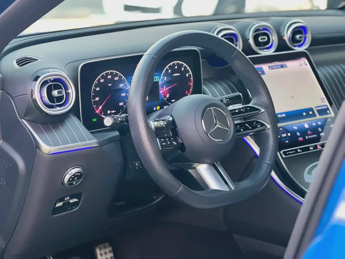 Mercedes benz GLC300 Model 2023 CLEAN TITLE-6-6