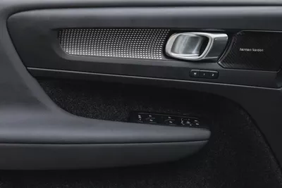 2,253 P.M |  XC40 B4 Ultimate Dark | 0% Downpayment | 2029 Warranty!-12