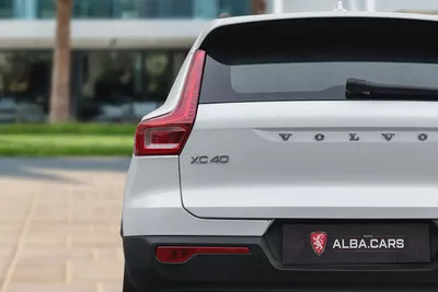 2,253 P.M |  XC40 B4 Ultimate Dark | 0% Downpayment | 2029 Warranty!-5