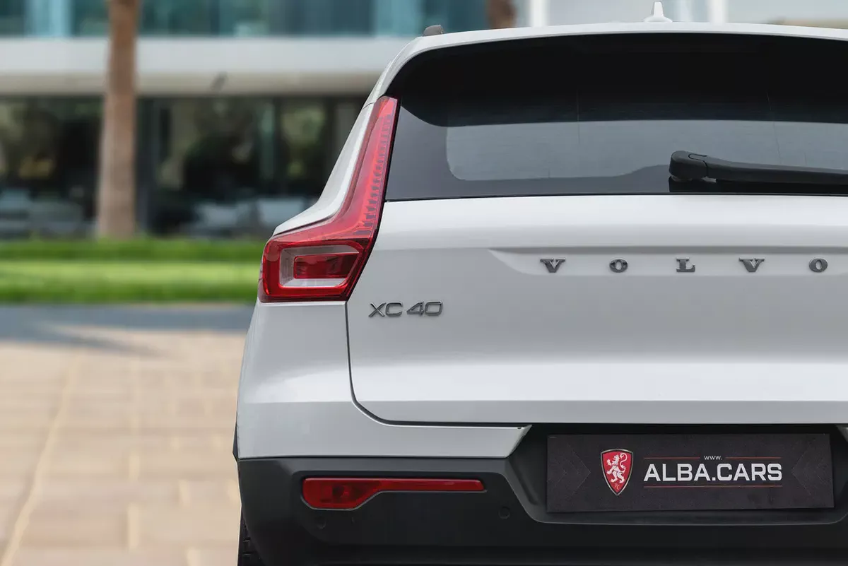 2,253 P.M |  XC40 B4 Ultimate Dark | 0% Downpayment | 2029 Warranty!-5-5