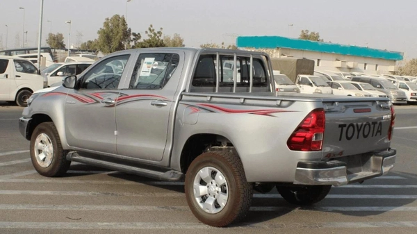 Toyota Hilux  2.4L AT DIESEL MED OPTION