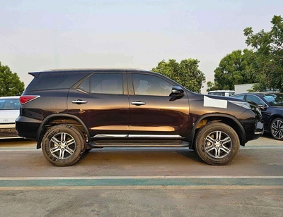 Toyota Fortuner EXR FULL OPTION | 2.7L V4 PETROL | PUSH START | DVD CAMERA | AUTO A/C (CODE # FPF2)-3