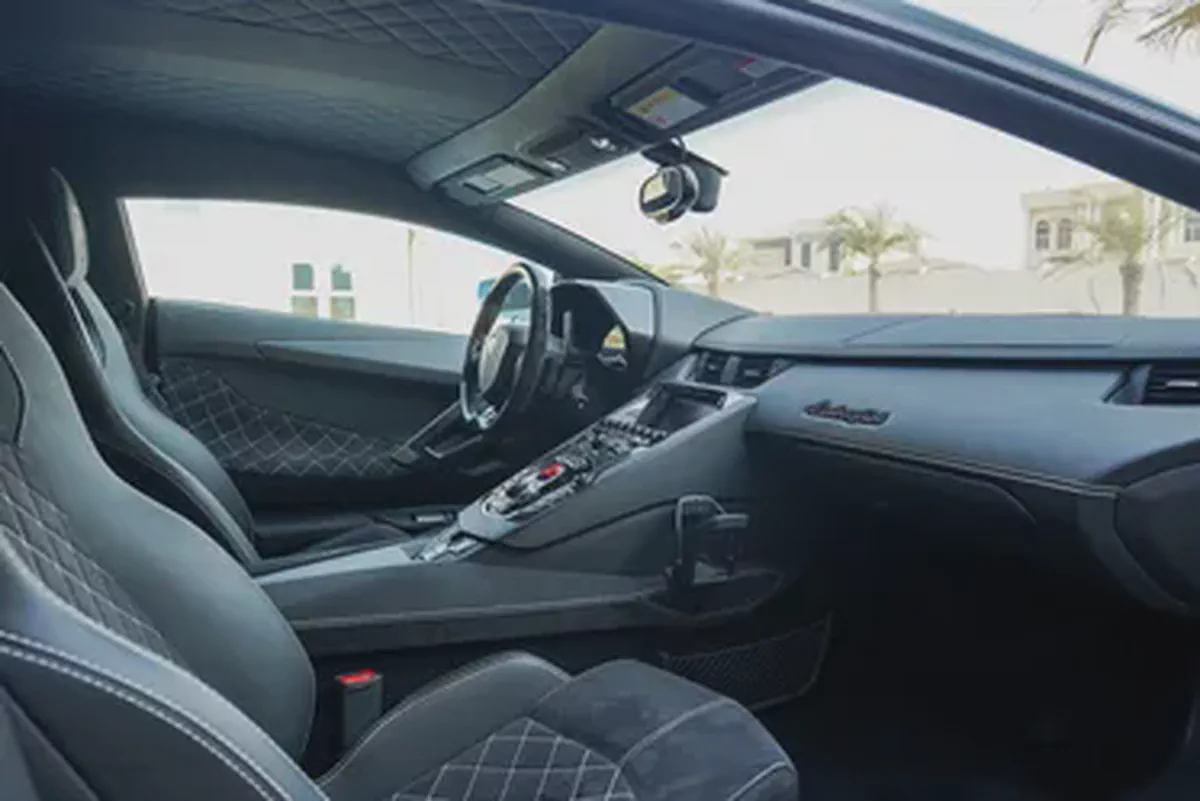 Lamborghini Aventador 2018-20-20