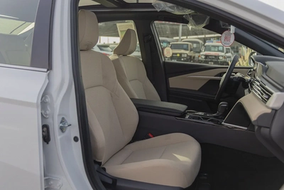 Toyota Camry LE 2.5 L | Hybrid | White | Panoramic Sunroof | Electric Chair | 2026 GCC Specs-15