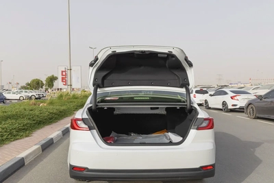 Toyota Camry LE 2.5 L | Hybrid | White | Panoramic Sunroof | Electric Chair | 2026 GCC Specs-19