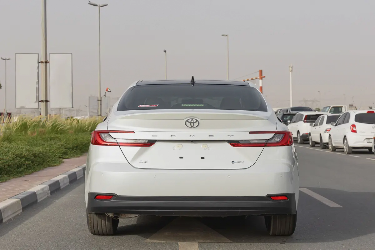 Toyota Camry LE 2.5 L | Hybrid | White | Panoramic Sunroof | Electric Chair | 2026 GCC Specs-4-4