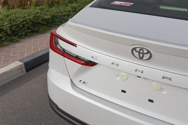 Toyota Camry LE 2.5 L | Hybrid | White | Panoramic Sunroof | Electric Chair | 2026 GCC Specs